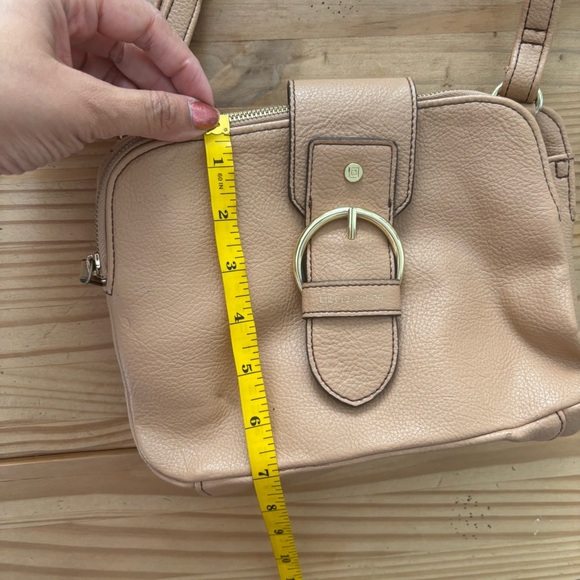 Elegant Tan Crossbody Bag - Picture 7 of 8